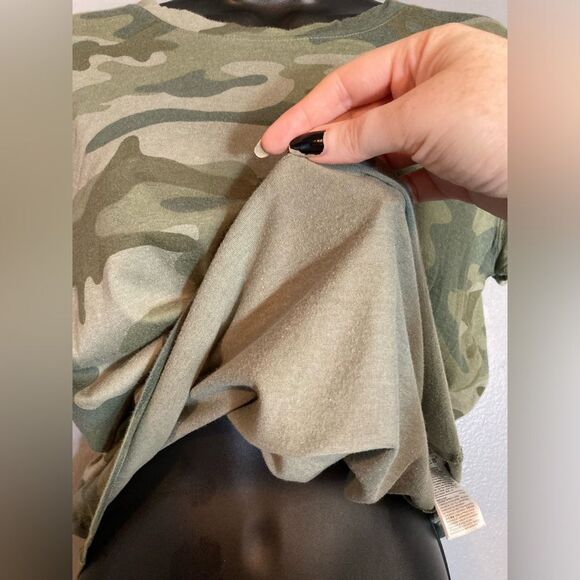 Gap Favorite T green camo tshirt - Picture 5 of 6